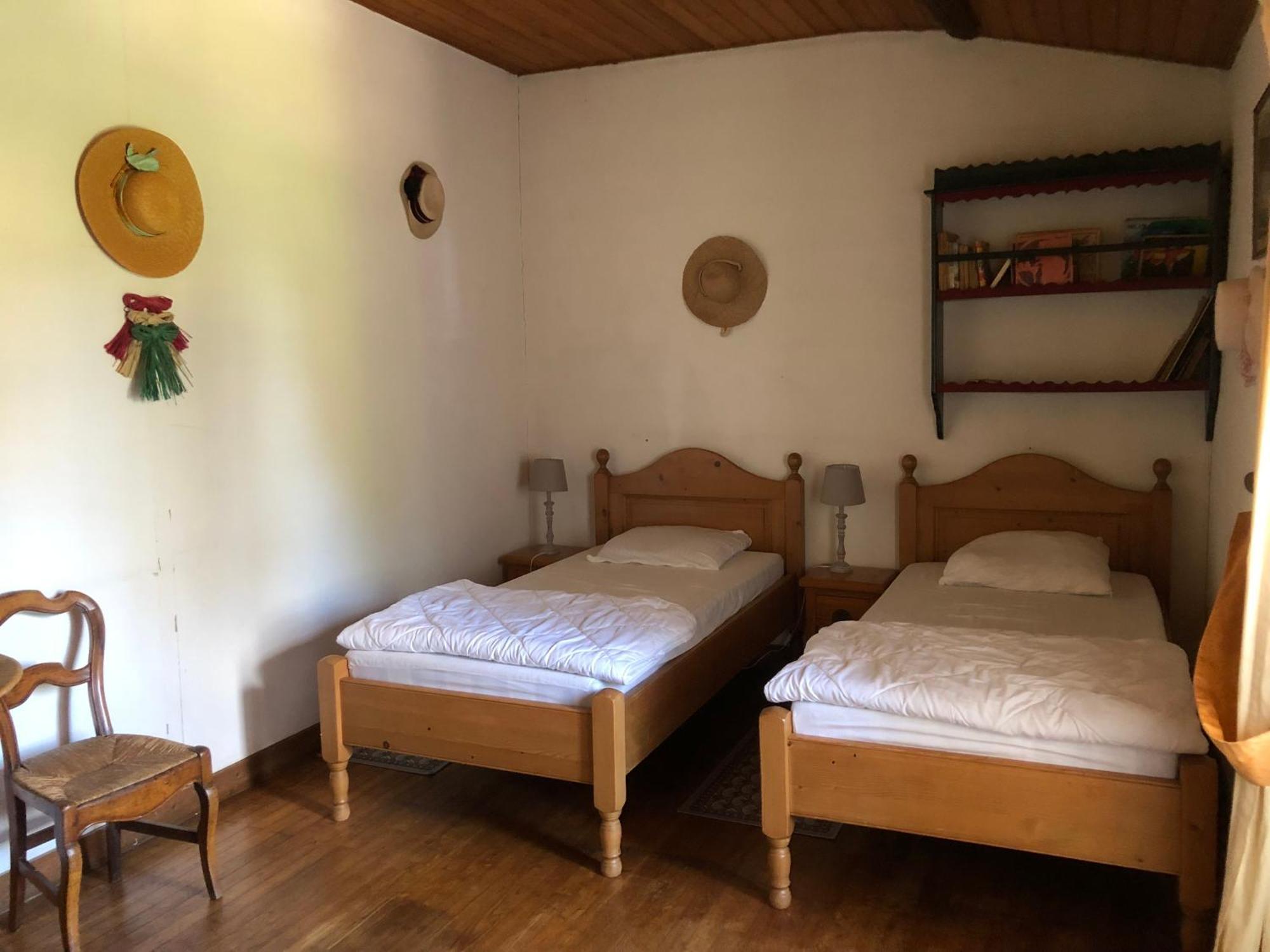 La Vieille Cure, Spa, Wifi A 20 Min Des Plages * La Jonchere