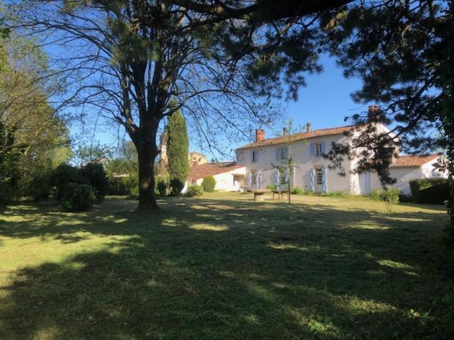 Holiday home La Vieille Cure, Spa, Wifi A 20 Min Des Plages *